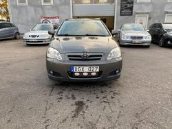 Grå Begagnad 2005 Toyota Corolla Halvkombi | 40 900 kr (Marknadspris)