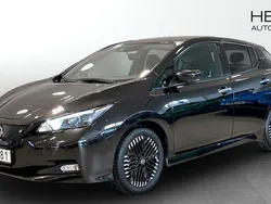 Svart Begagnad 2022 Nissan Leaf N-Connecta Halvkombi | 184 900 kr (Marknadspris)