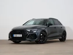 Grå Begagnad 2024 Audi RS3 Sportback Design Halvkombi | 659 000 kr (Marknadspris)
