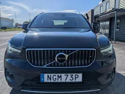 Svart Begagnad 2021 Volvo XC40 Momentum SUV | 310 000 kr (Superpris)