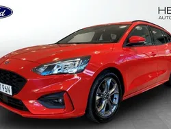 Röd (red) Begagnad 2022 Ford Focus ST-Line Kombi | 204 900 kr (Marknadspris)