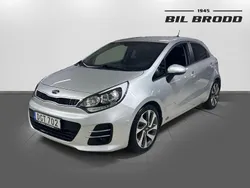 Grå Begagnad 2015 Kia Rio Halvkombi | 119 800 kr (Marknadspris)