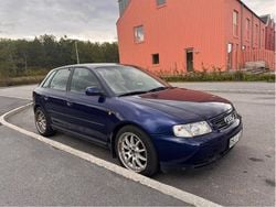Blå Begagnad 2000 Audi A3 Attraction Halvkombi | 19 900 kr (Dyr)