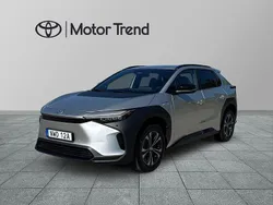 Silver Begagnad 2023 Toyota bZ4X Style SUV | 354 900 kr