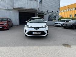 Vit Begagnad 2020 Toyota C-HR SUV | 189 900 kr (Marknadspris)