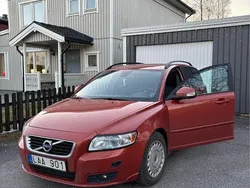 Röd Begagnad 2011 Volvo V50 Momentum Kombi | 69 000 kr (Marknadspris)