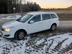Vit Begagnad 2010 Opel Astra Kombi | 35 000 kr (Marknadspris)