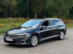 Grå Begagnad 2020 VW Passat GTE Kombi | 145 000 kr (Bra pris)