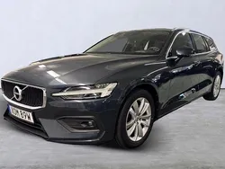 Grå Begagnad 2020 Volvo V60 Momentum Kombi | 265 000 kr (Superpris)
