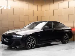 Svart Begagnad 2022 BMW 545e M Sport Sedan | 539 000 kr (Bra pris)