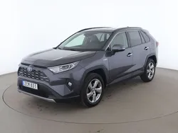 Grå Begagnad 2021 Toyota RAV4 Hybrid SUV | 333 000 kr (Marknadspris)