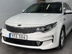 Vit Begagnad 2016 Kia Optima Launch Edition Sedan | 99 800 kr (Marknadspris)