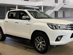 Vit Begagnad 2017 Toyota HiLux Premium Pickup | 369 000 kr (Marknadspris)