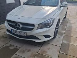 Vit Begagnad 2016 Mercedes CLA220 Shooting Brake Kombi | 179 000 kr (Marknadspris)