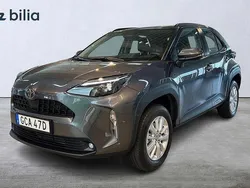Mörkgrå Begagnad 2024 Toyota Yaris Cross Active SUV | 294 900 kr (Marknadspris)