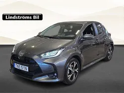 Mörkgrå Begagnad 2024 Toyota Yaris Hybrid Active Halvkombi | 269 900 kr (Lite dyr)