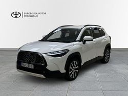 Vit Begagnad 2023 Toyota Corolla Cross Style SUV | 364 900 kr (Marknadspris)