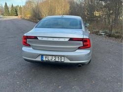 Silver Begagnad 2018 Volvo S90 Momentum Sedan | 195 000 kr (Bra pris)