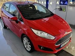 Röd Begagnad 2015 Ford Fiesta Titanium Halvkombi | 69 000 kr (Marknadspris)