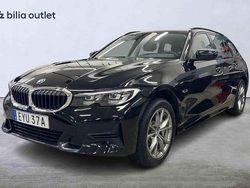 Svart Begagnad 2022 BMW 330e Kombi | 329 900 kr
