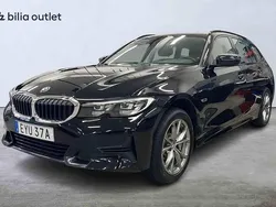 Svart Begagnad 2022 BMW 330e Kombi | 329 900 kr