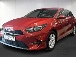 Rödmetallic Begagnad 2022 Kia Ceed Halvkombi | 189 000 kr (Superpris)