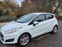 Vit Begagnad 2016 Ford Fiesta Titanium Halvkombi | 65 000 kr (Bra pris)