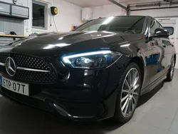 Svart (svartmetalic) Begagnad 2023 Mercedes C300e AMG Sedan | 569 000 kr (Dyr)