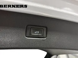 Glaciärvit metallic Begagnad 2021 Audi Q7 S-Line SUV | 649 900 kr (Marknadspris)