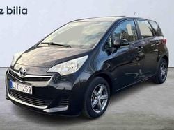 Svart Begagnad 2011 Toyota Verso-S Minibuss | 119 900 kr
