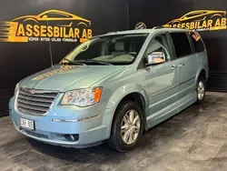 Ljusblå (blå) Begagnad 2010 Chrysler Town & Country Minibuss | 99 900 kr
