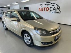 Gul Begagnad 2004 Opel Astra Halvkombi | 24 900 kr (Marknadspris)