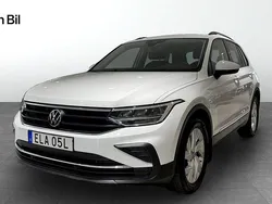 Vit Begagnad 2022 VW Tiguan Life SUV | 279 900 kr (Marknadspris)
