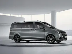Grå Ny 2025 Mercedes V300 Avantgarde Minibuss | 961 730 kr (Marknadspris)