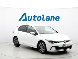 Pure white Begagnad 2021 VW Golf VIII Halvkombi | 254 900 kr (Marknadspris)