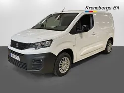 Vit Begagnad 2021 Peugeot Partner Minibuss | 164 500 kr (Marknadspris)