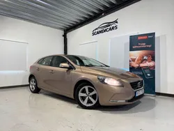 Brun Begagnad 2013 Volvo V40 Kinetic Kombi | 79 900 kr (Marknadspris)