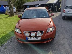 Orange Begagnad 2011 Volvo S40 Momentum Sedan | 29 000 kr (Superpris)