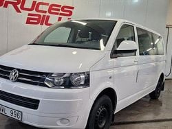 Vit Begagnad 2013 VW Caravelle Comfortline Minibuss | 144 900 kr (Marknadspris)