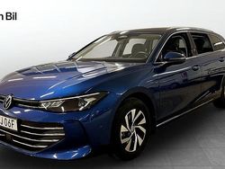 Reef blue metallic Begagnad 2024 VW Passat Business Kombi | 339 800 kr (Dyr)