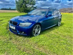 Blå Begagnad 2009 BMW 330 Comfort Edition Kombi | 97 500 kr