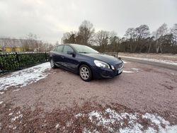 Mörkblå (blå) Begagnad 2012 Volvo V60 Momentum Kombi | 95 500 kr (Bra pris)