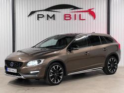 Brun Begagnad 2016 Volvo V60 CC Kombi | 179 900 kr (Marknadspris)