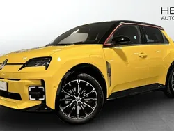 Gul (yellow) Begagnad 2025 Renault R5 Iconic Halvkombi | 441 600 kr (Marknadspris)