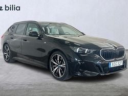 Svart Begagnad 2025 BMW 530e M Sport Kombi | 699 000 kr (Lite dyr)