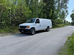 Vit Begagnad 2006 Ford V8 Van | 125 000 kr