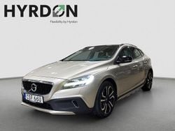 Ljusgrå Begagnad 2017 Volvo V40 Momentum Halvkombi | 129 000 kr (Marknadspris)