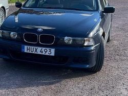 Begagnad 1999 BMW 528 Sedan | 49 000 kr