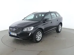 Svart Begagnad 2016 Volvo XC60 Momentum SUV | 230 000 kr (Marknadspris)