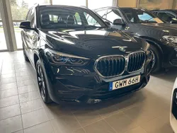 Svart Begagnad 2021 BMW X1 Performance SUV | 329 000 kr (Marknadspris)